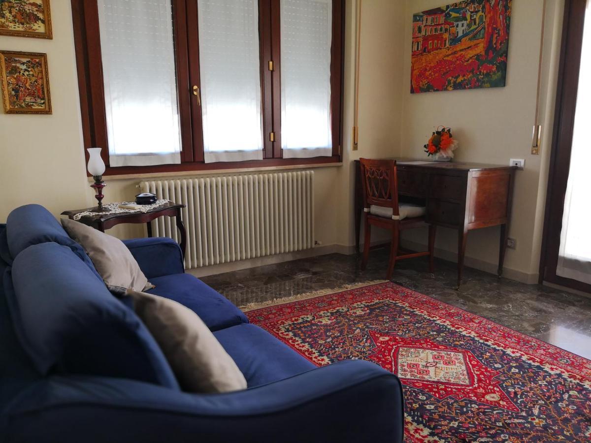 Tres Chic Bed and Breakfast Civitanova Marche Buitenkant foto